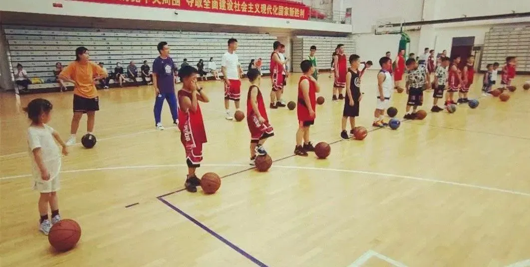 大学生球员如何应对季后赛压力_1